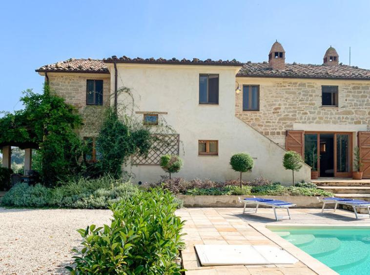 Investiment Farmhouse Force Marche Italy