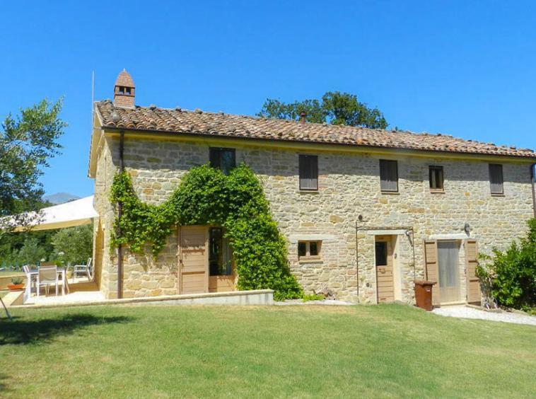 Investiment Farmhouse Force Marche Italy