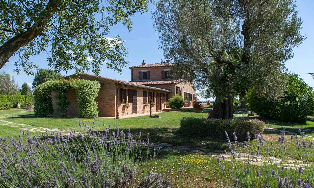 Luxury Farmhouse Tuscany Chiusi Italy