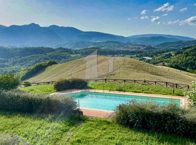 Farmhouse Amandola Marche Italy Pool