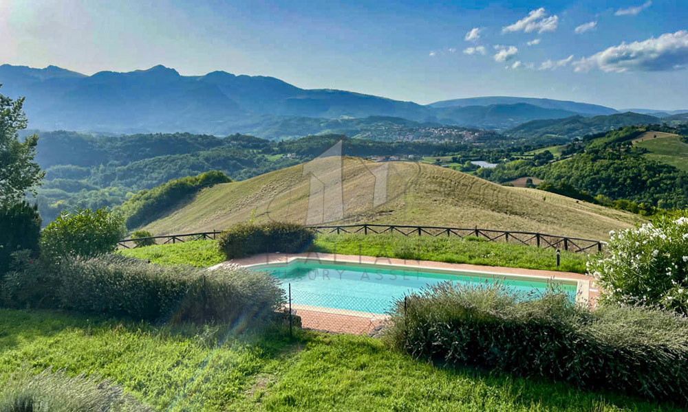 Farmhouse Amandola Marche Italy Pool