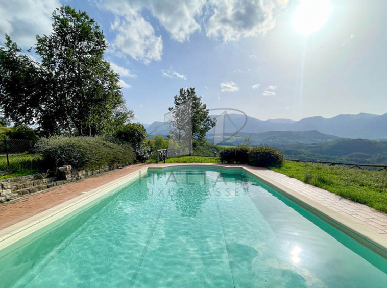 Farmhouse Amandola Marche Italy Pool