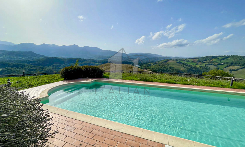 Farmhouse Amandola Marche Italy Pool