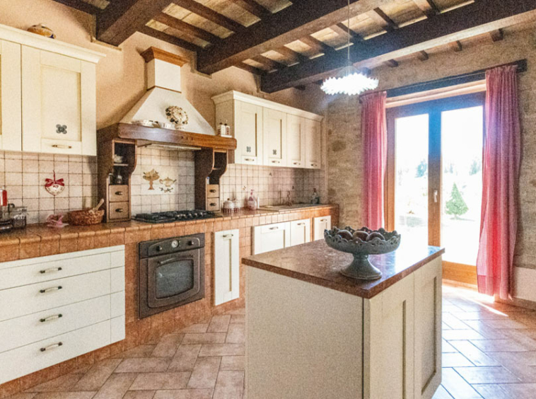 Farmhouse Cingoli Marche Italy