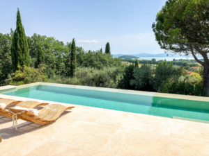 Farmhouse with pool in Tuoro sul Trasimeno
