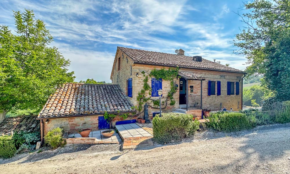 Farmhouse Colmurano Marche Italy Hills