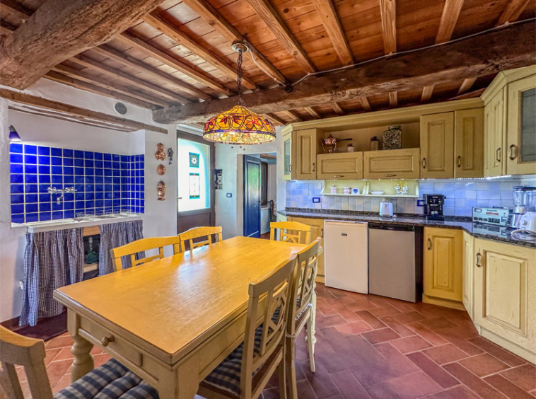 Farmhouse Colmurano Marche Italy Hills