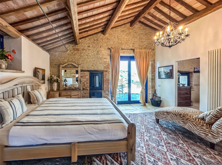 Farmhouse Colmurano Marche Italy Hills