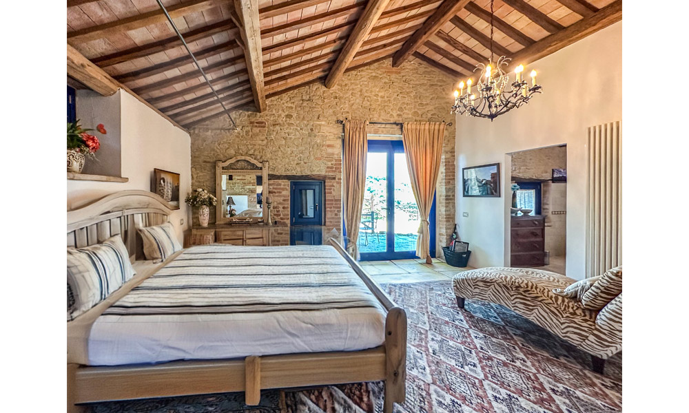 Farmhouse Colmurano Marche Italy Hills