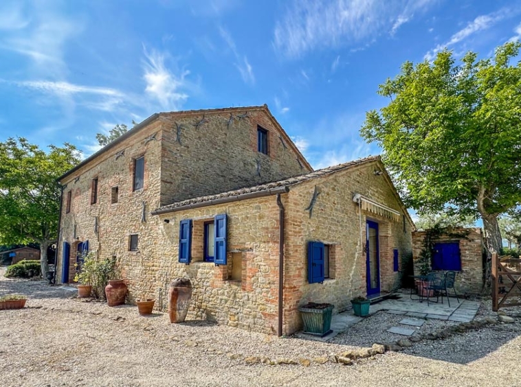 Farmhouse Colmurano Marche Italy Hills