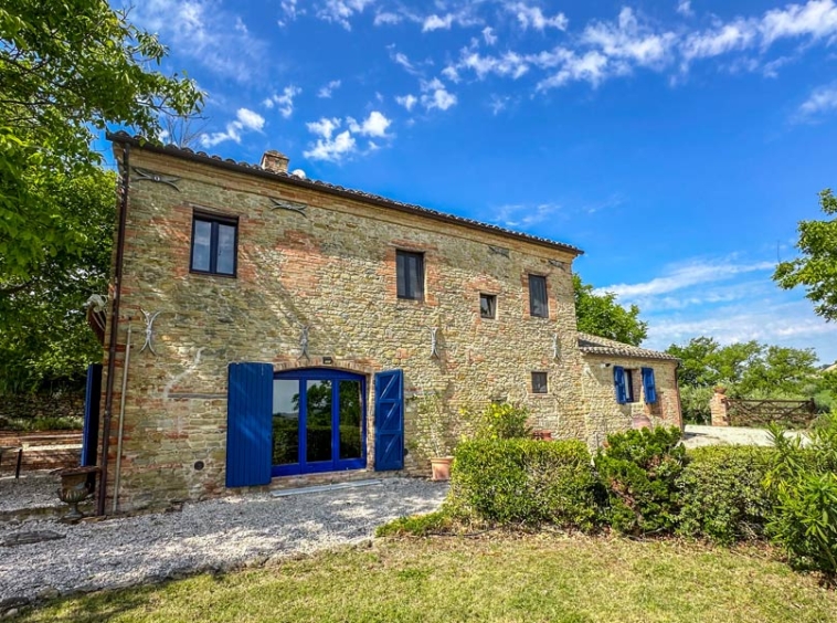 Farmhouse Colmurano Marche Italy Hills