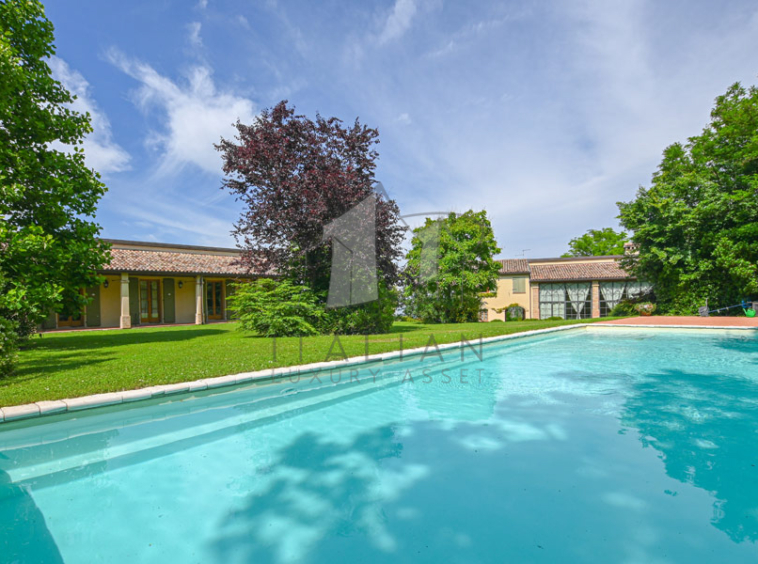 Farmhouse Roncofreddo Cesena Romagna Italy Pool