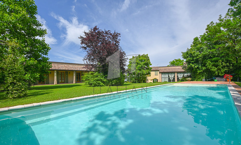 Farmhouse Roncofreddo Cesena Romagna Italy Pool