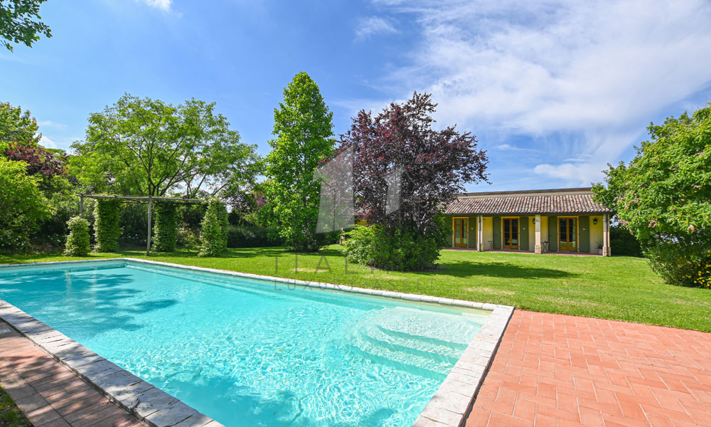 Farmhouse Roncofreddo Cesena Romagna Italy Pool