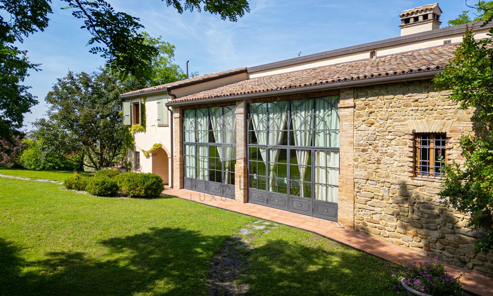 Farmhouse Roncofreddo Cesena Romagna Italy Pool