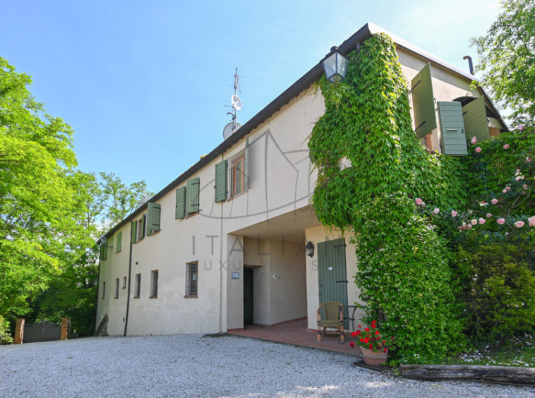 Farmhouse Roncofreddo Cesena Romagna Italy Pool