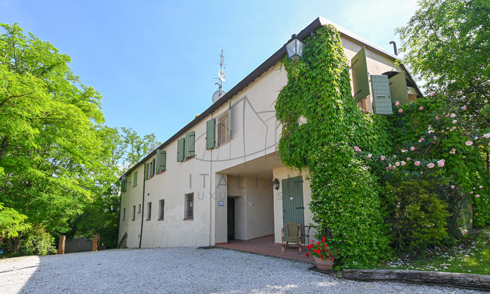 Farmhouse Roncofreddo Cesena Romagna Italy Pool