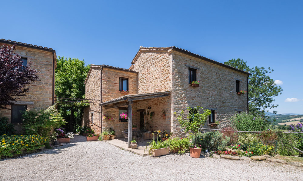 Agriturismo SPA Sarnano Macerata Marche Italy