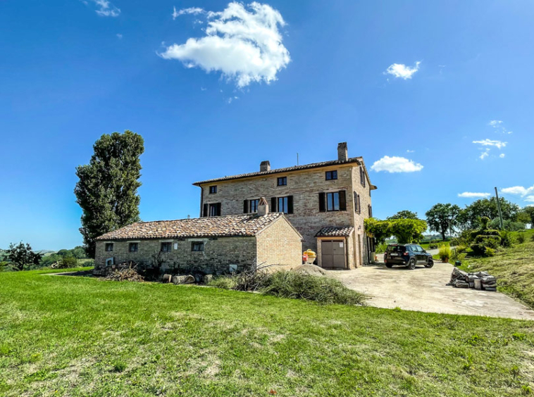 Farmhouse Montelparo Fermo Marche Italy