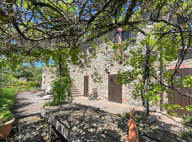 Farmhouse Radicofani Siena Valdorcia Italy