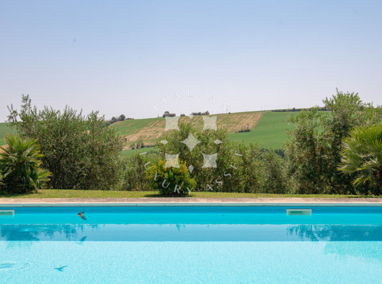 Villa Arcevia Marche Italy Luxury Panorama