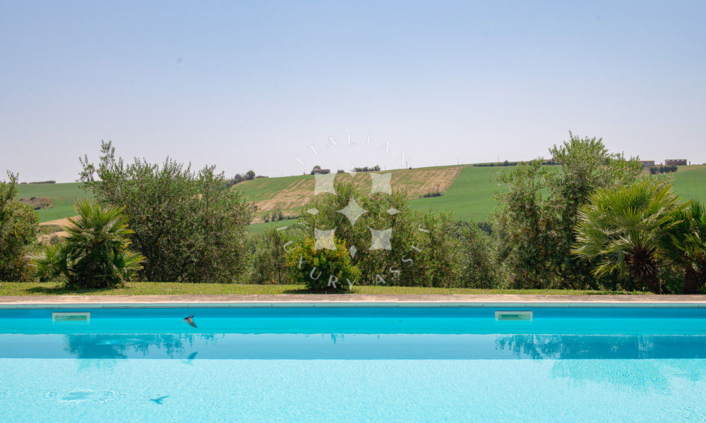 Villa Arcevia Marche Italy Luxury Panorama