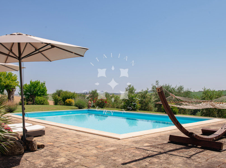 Villa Arcevia Marche Italy Luxury Panorama