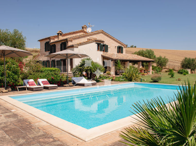 Villa Arcevia Marche Italy Luxury Panorama