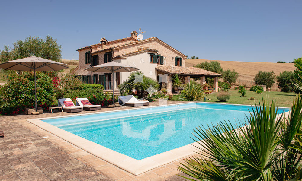 Villa Arcevia Marche Italy Luxury Panorama