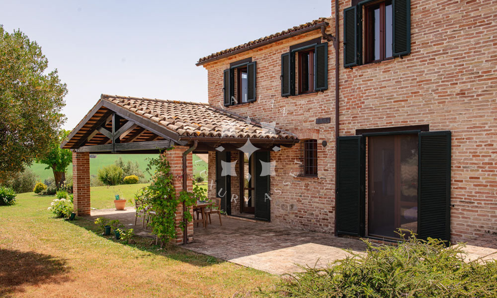 Villa Arcevia Marche Italy Luxury Panorama