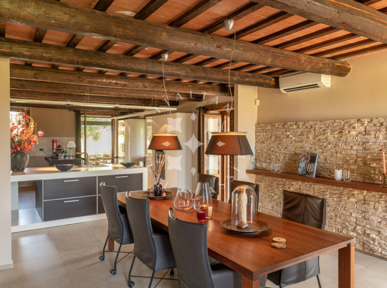 Villa Arcevia Marche Italy Luxury Panorama