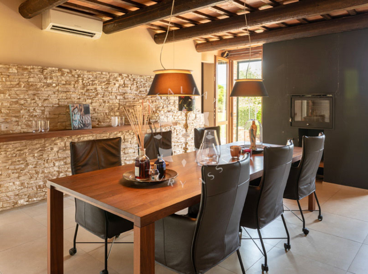 Villa Arcevia Marche Italy Luxury Panorama