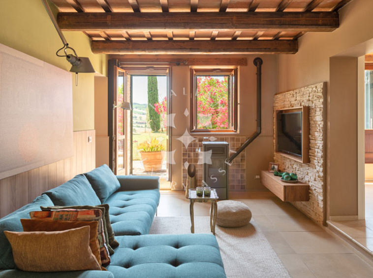 Villa Arcevia Marche Italy Luxury Panorama