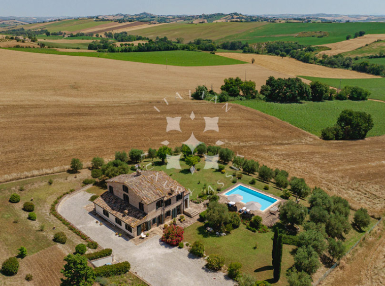 Villa Arcevia Marche Italy Luxury Panorama