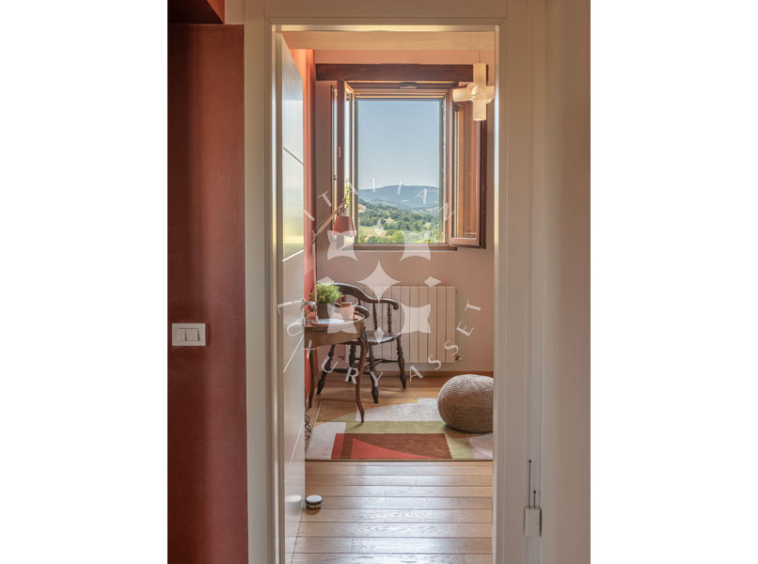 Villa Arcevia Marche Italy Luxury Panorama