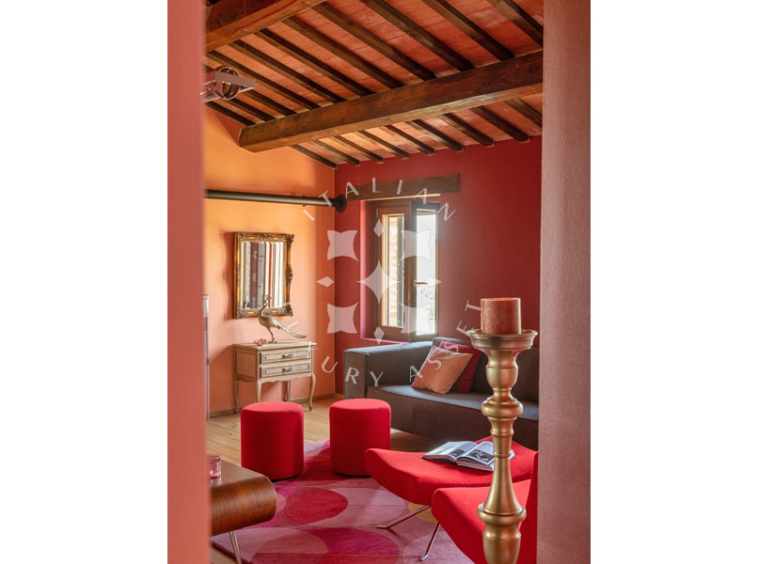 Villa Arcevia Marche Italy Luxury Panorama