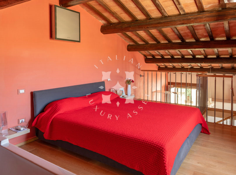 Villa Arcevia Marche Italy Luxury Panorama