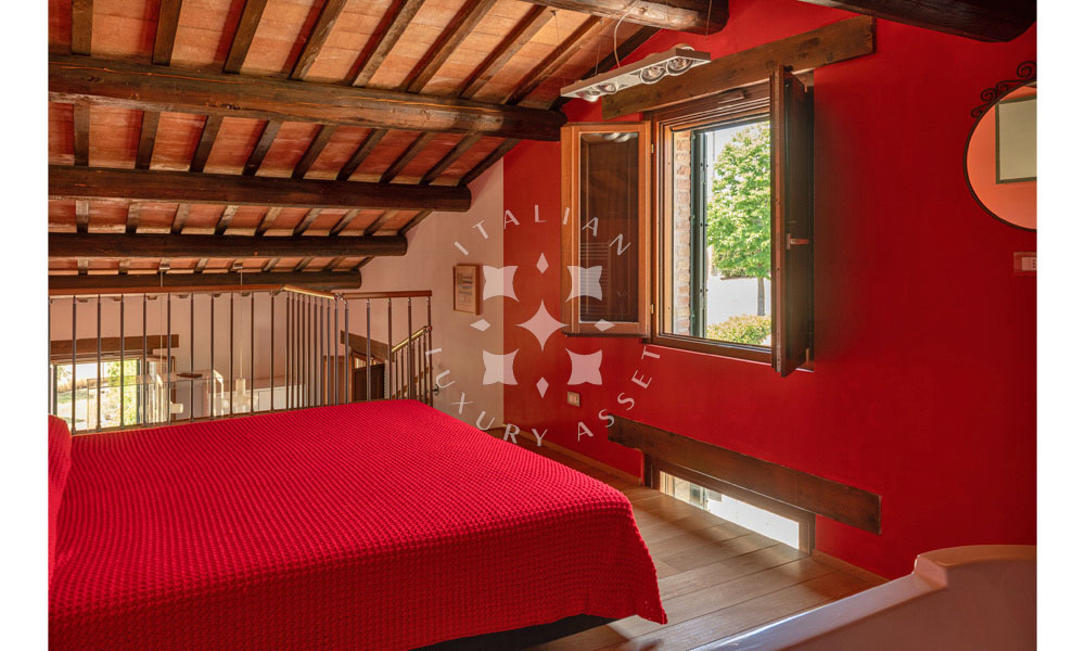 Villa Arcevia Marche Italy Luxury Panorama