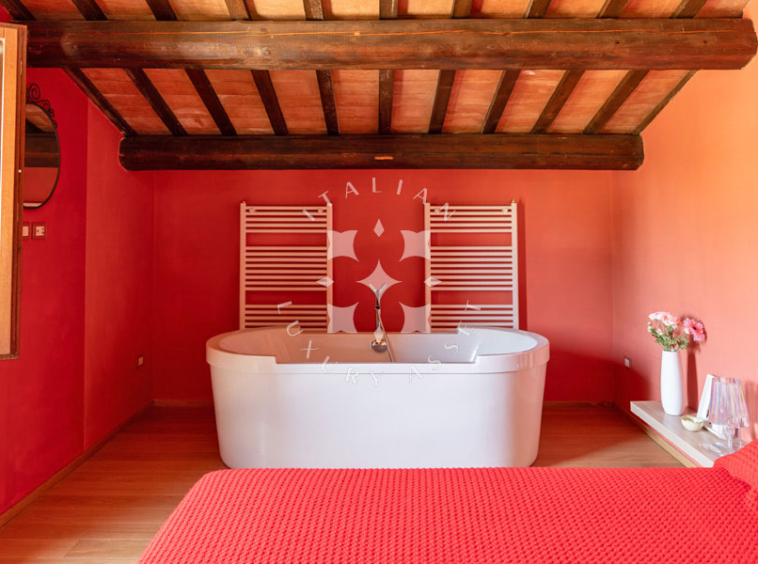 Villa Arcevia Marche Italy Luxury Panorama