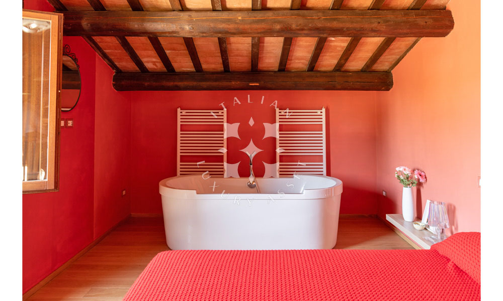 Villa Arcevia Marche Italy Luxury Panorama