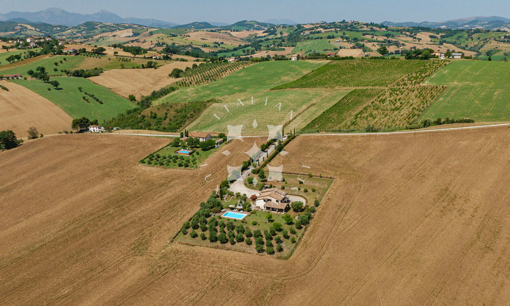 Villa Arcevia Marche Italy Luxury Panorama