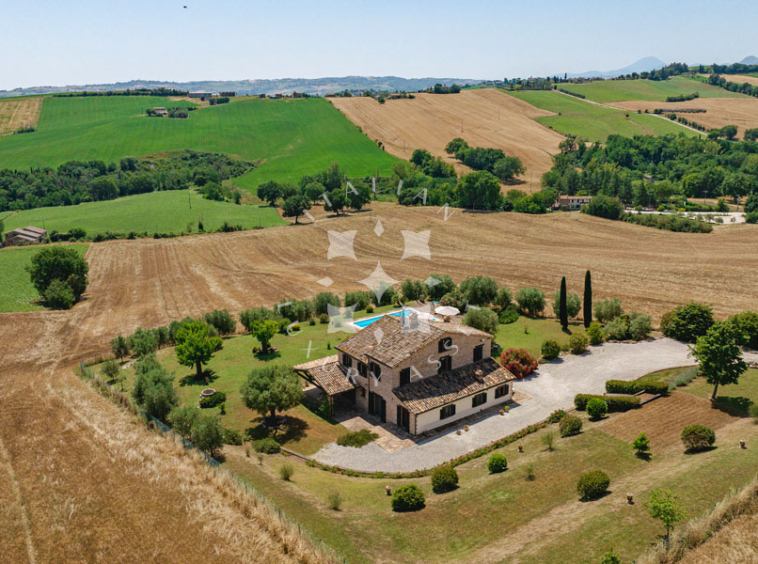 Villa Arcevia Marche Italy Luxury Panorama