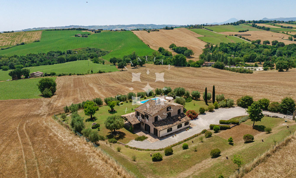 Villa Arcevia Marche Italy Luxury Panorama