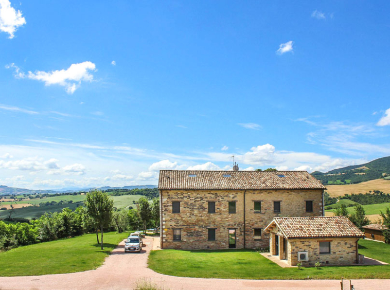 Farmhouse Isola del Piano Urbino Pesaro Marche Italy