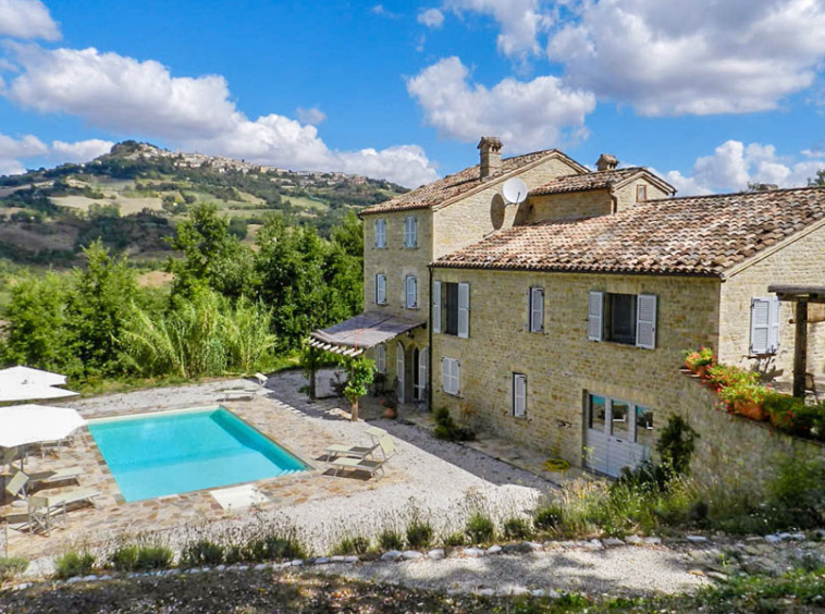 Farmhouse Monte San Martino Marche Italy Pool