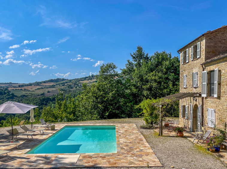 Farmhouse Monte San Martino Marche Italy Pool