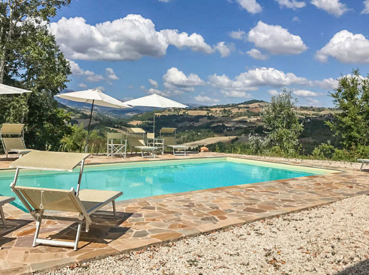 Farmhouse Monte San Martino Marche Italy Pool