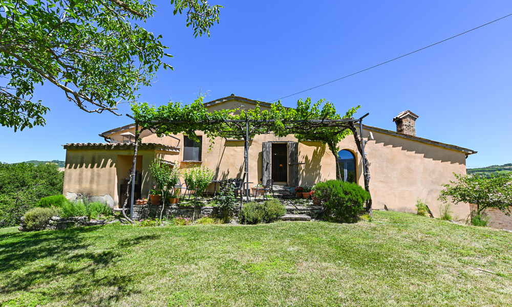 Farmhouse Parish Cagli Marche Italy