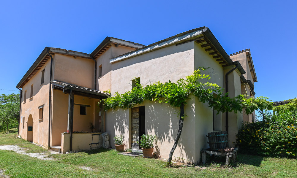 Farmhouse Parish Cagli Marche Italy