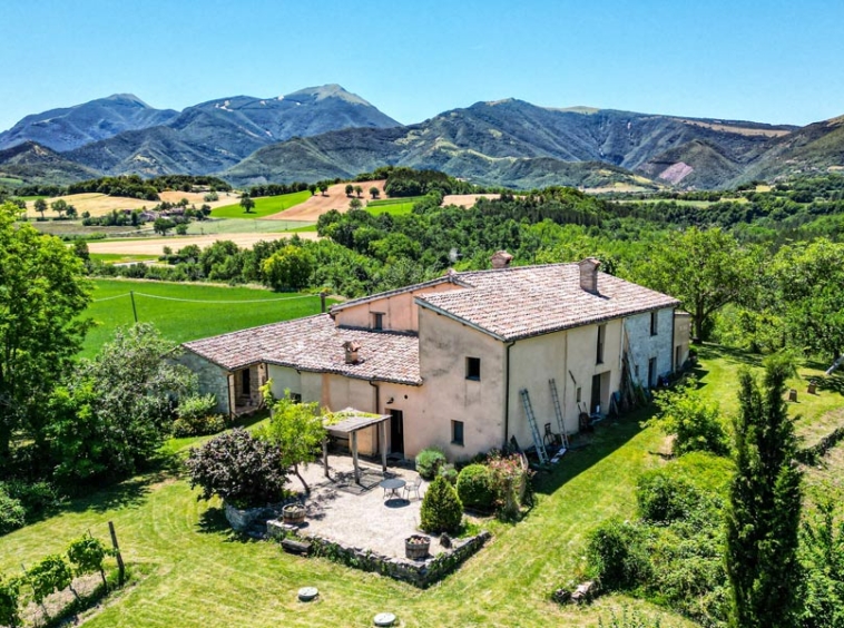 Farmhouse Parish Cagli Marche Italy